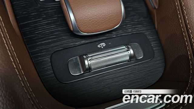 Mercedes-Benz GLE-Class 2025 — photo 28