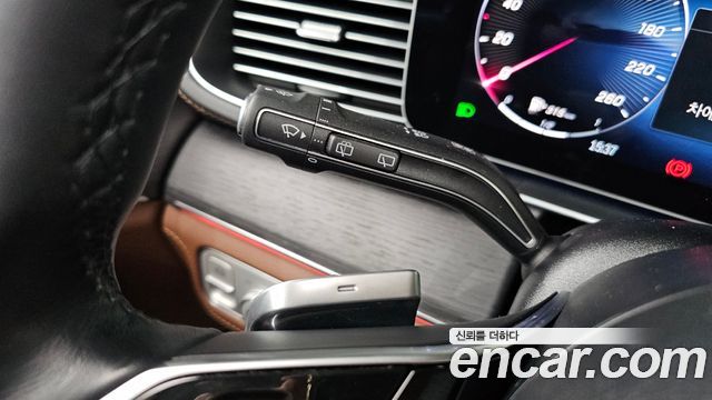Mercedes-Benz GLE-Class 2025 — photo 29