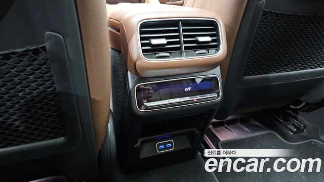 Mercedes-Benz GLE-Class 2025 — photo 33