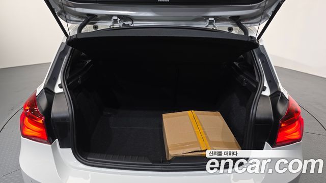 BMW 1-Series 2018 — photo 23