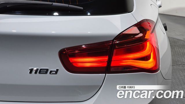 BMW 1-Series 2018 — photo 9