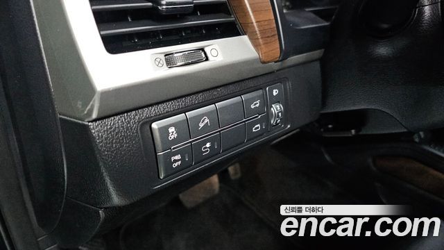 KG Mobility Rexton 2018 — photo 16