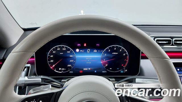 Mercedes-Benz S-Class 2024 — photo 8
