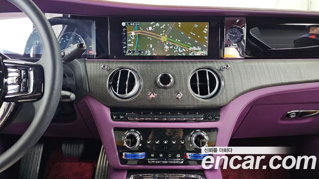 Rolls-Royce Ghost 2022 — photo 20