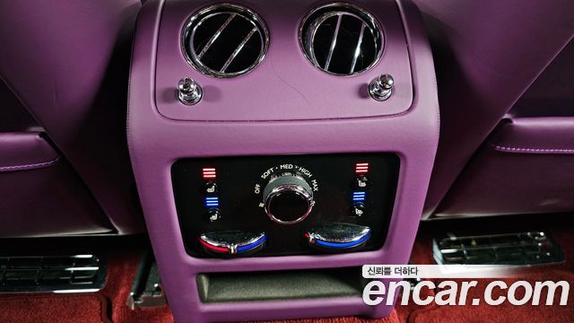 Rolls-Royce Ghost 2022 — photo 25