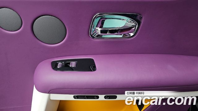 Rolls-Royce Ghost 2022 — photo 34