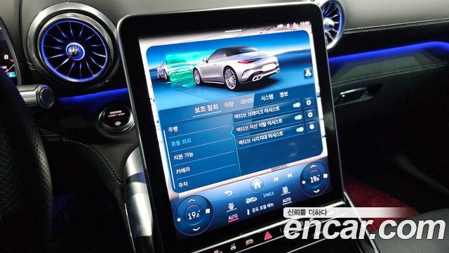 Mercedes-Benz SL-Class 2023 — photo 21