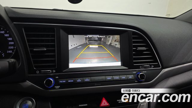 Hyundai AVANTE 2017 — photo 20