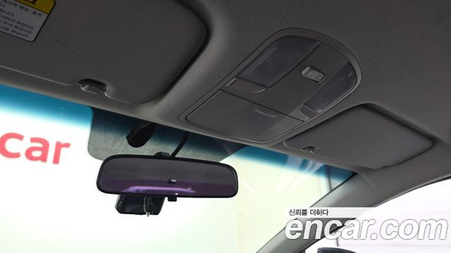 Hyundai AVANTE 2017 — photo 21