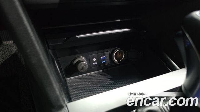 Hyundai AVANTE 2017 — photo 23