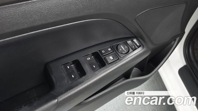 Hyundai AVANTE 2017 — photo 25