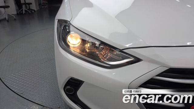 Hyundai AVANTE 2017 — photo 8