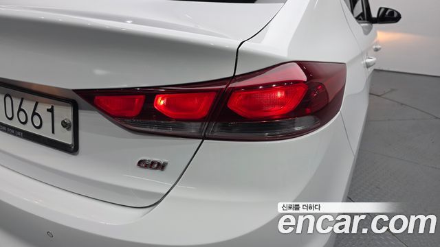 Hyundai AVANTE 2017 — photo 9