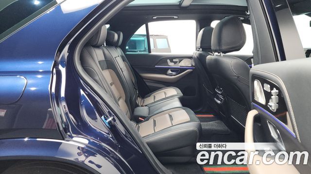 Mercedes-Benz GLE-Class 2021 — photo 17