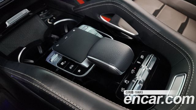 Mercedes-Benz GLE-Class 2021 — photo 27