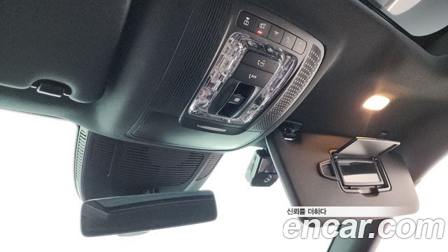 Mercedes-Benz GLE-Class 2021 — photo 28