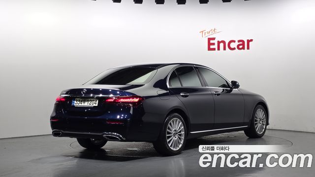 Mercedes-Benz E-Class 2021 — photo 2
