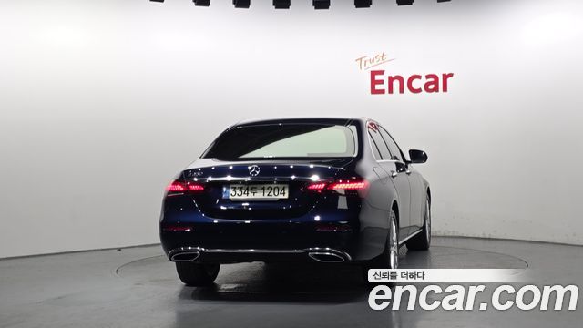 Mercedes-Benz E-Class 2021 — photo 4