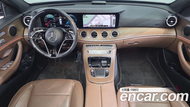 Mercedes-Benz E-Class 2021 — photo 10