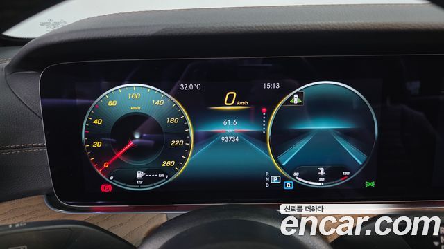 Mercedes-Benz E-Class 2021 — photo 11