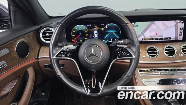 Mercedes-Benz E-Class 2021 — photo 20
