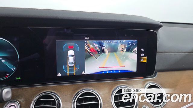 Mercedes-Benz E-Class 2021 — photo 21