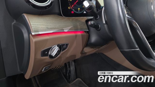 Mercedes-Benz E-Class 2021 — photo 24