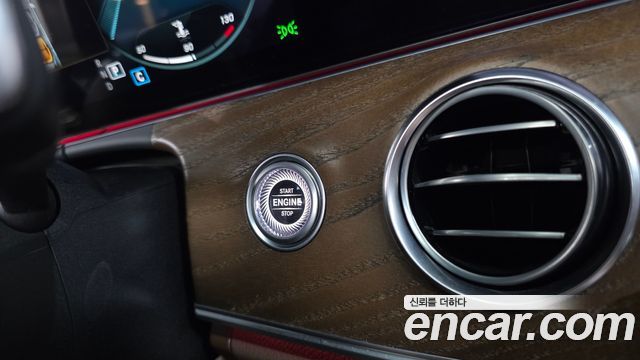 Mercedes-Benz E-Class 2021 — photo 25