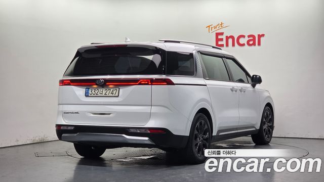 Kia Canival 2021 — photo 2