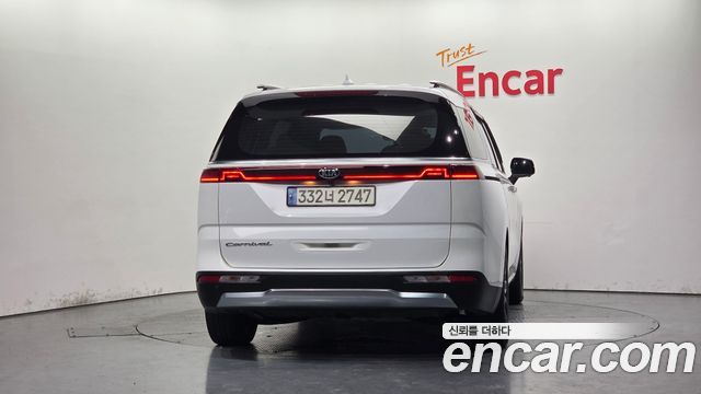 Kia Canival 2021 — photo 4