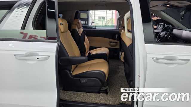 Kia Canival 2021 — photo 12