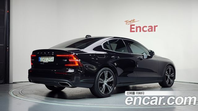 Volvo S60 2020 — photo 2