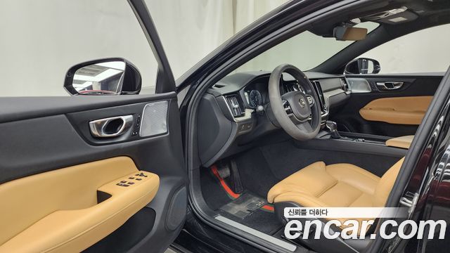 Volvo S60 2020 — photo 10