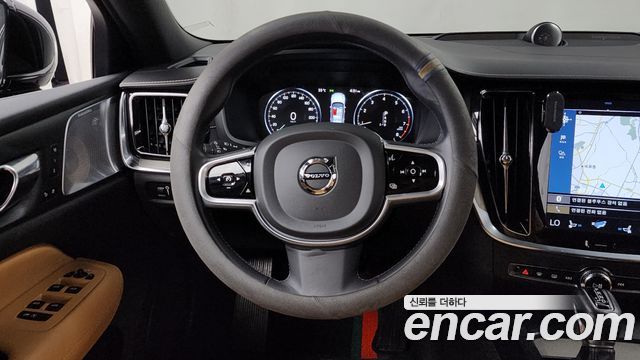 Volvo S60 2020 — photo 13
