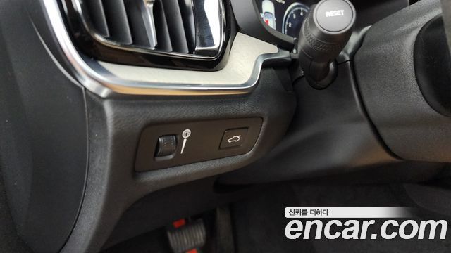 Volvo S60 2020 — photo 16