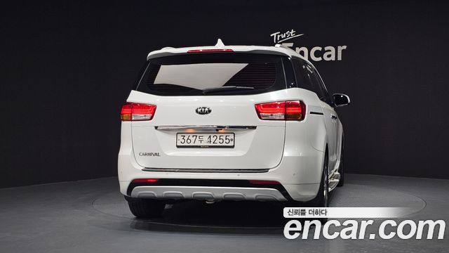 Kia Canival 2018 — photo 4