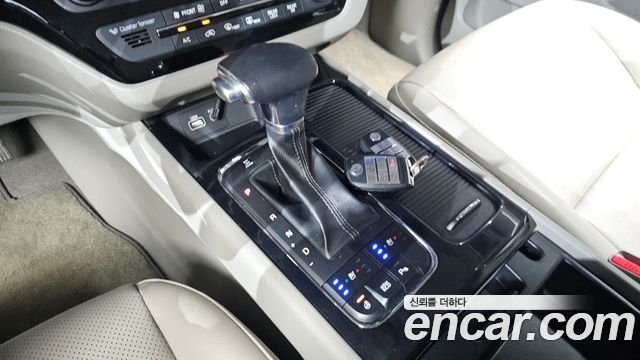 Kia Canival 2018 — photo 12