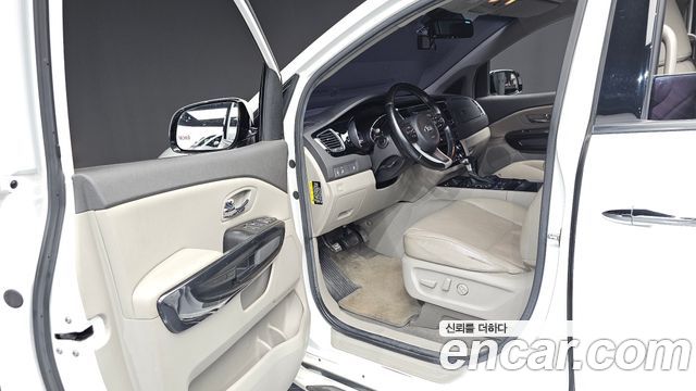 Kia Canival 2018 — photo 13