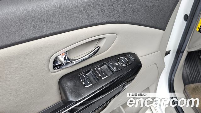 Kia Canival 2018 — photo 22