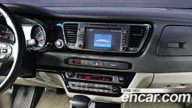 Kia Canival 2018 — photo 26