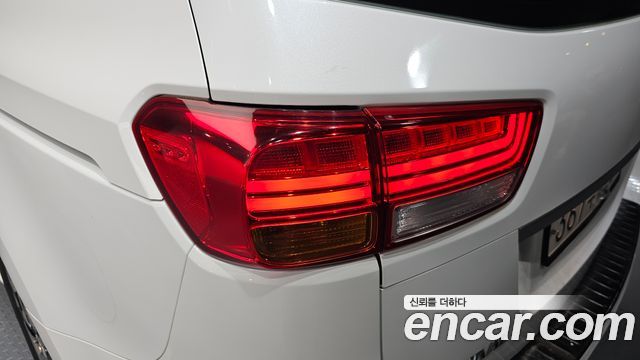 Kia Canival 2018 — photo 9