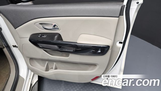 Kia Canival 2018 — photo 15