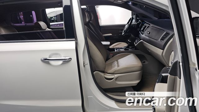 Kia Canival 2018 — photo 16