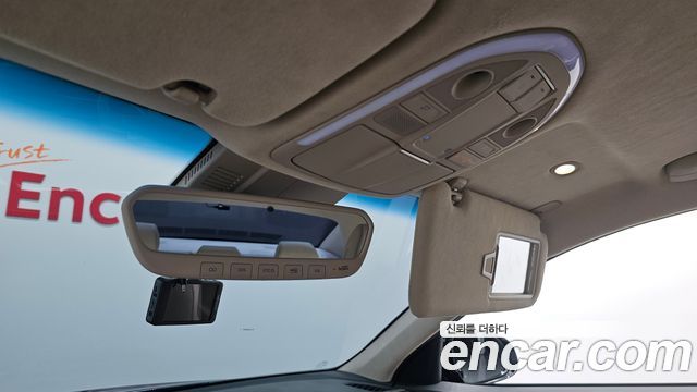 Genesis G70 2018 — photo 33
