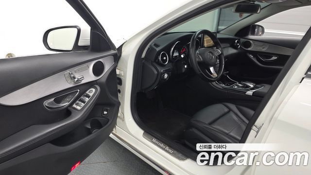 Mercedes-Benz C-Class 2017 — photo 10