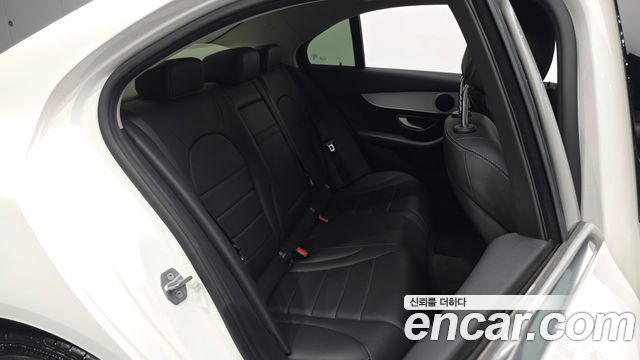 Mercedes-Benz C-Class 2017 — photo 11