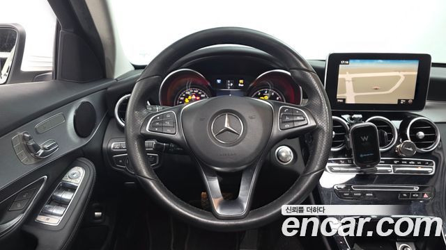 Mercedes-Benz C-Class 2017 — photo 12
