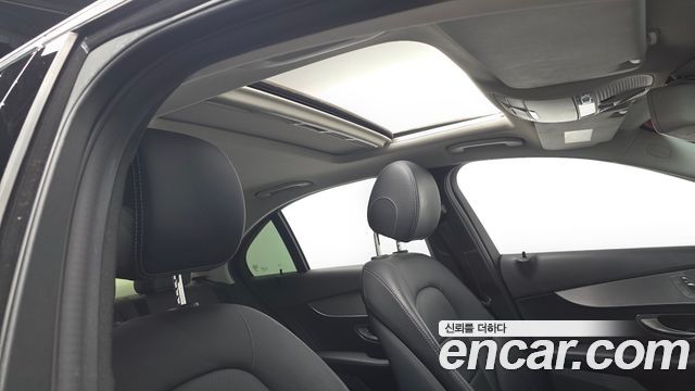 Mercedes-Benz C-Class 2017 — photo 15
