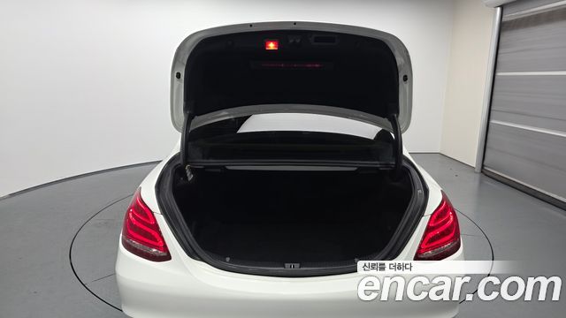 Mercedes-Benz C-Class 2017 — photo 20