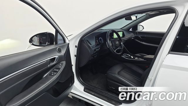 Hyundai Sonata 2022 — photo 13
